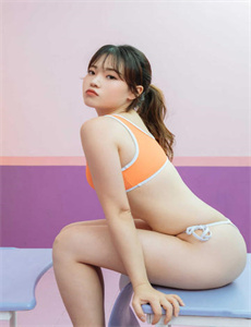 女生和女生一起打扑克差差